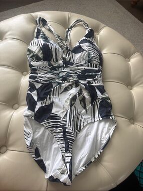 La Blanca White and Navy Tropical Leaf One-Piece Swimsuit